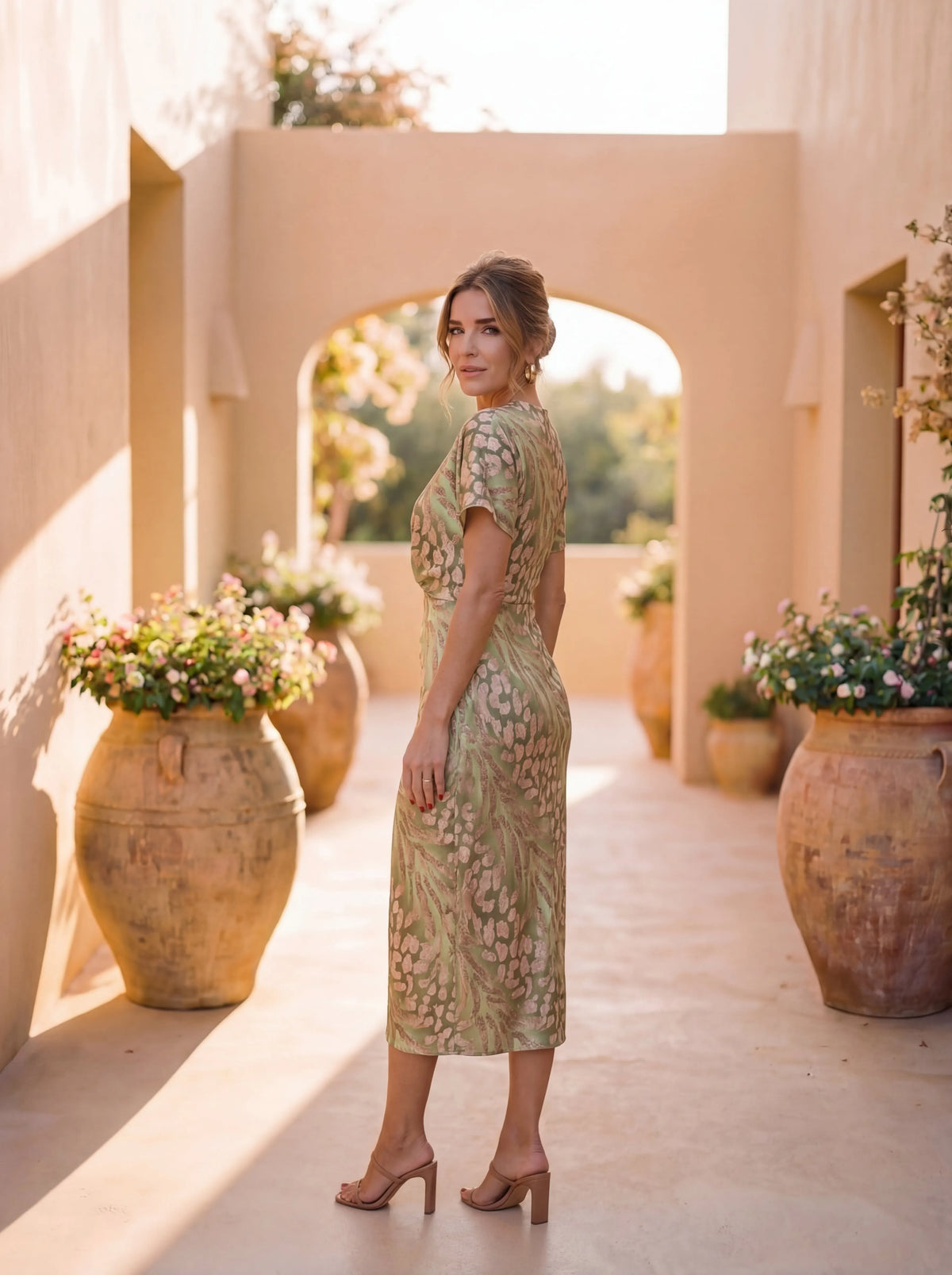 Antonella | Vestido elegante en tejido ligero y fluido